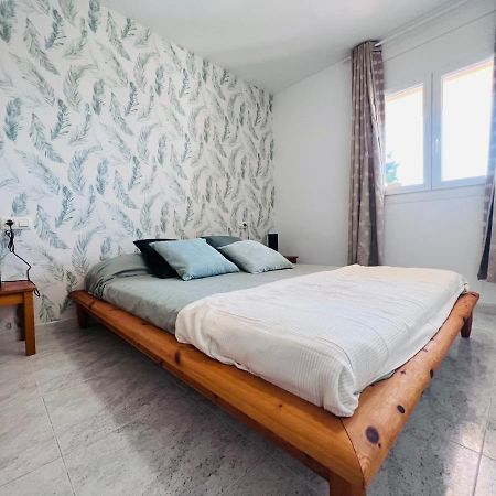 P.Banuls 11 Apartment Empuriabrava Exterior photo